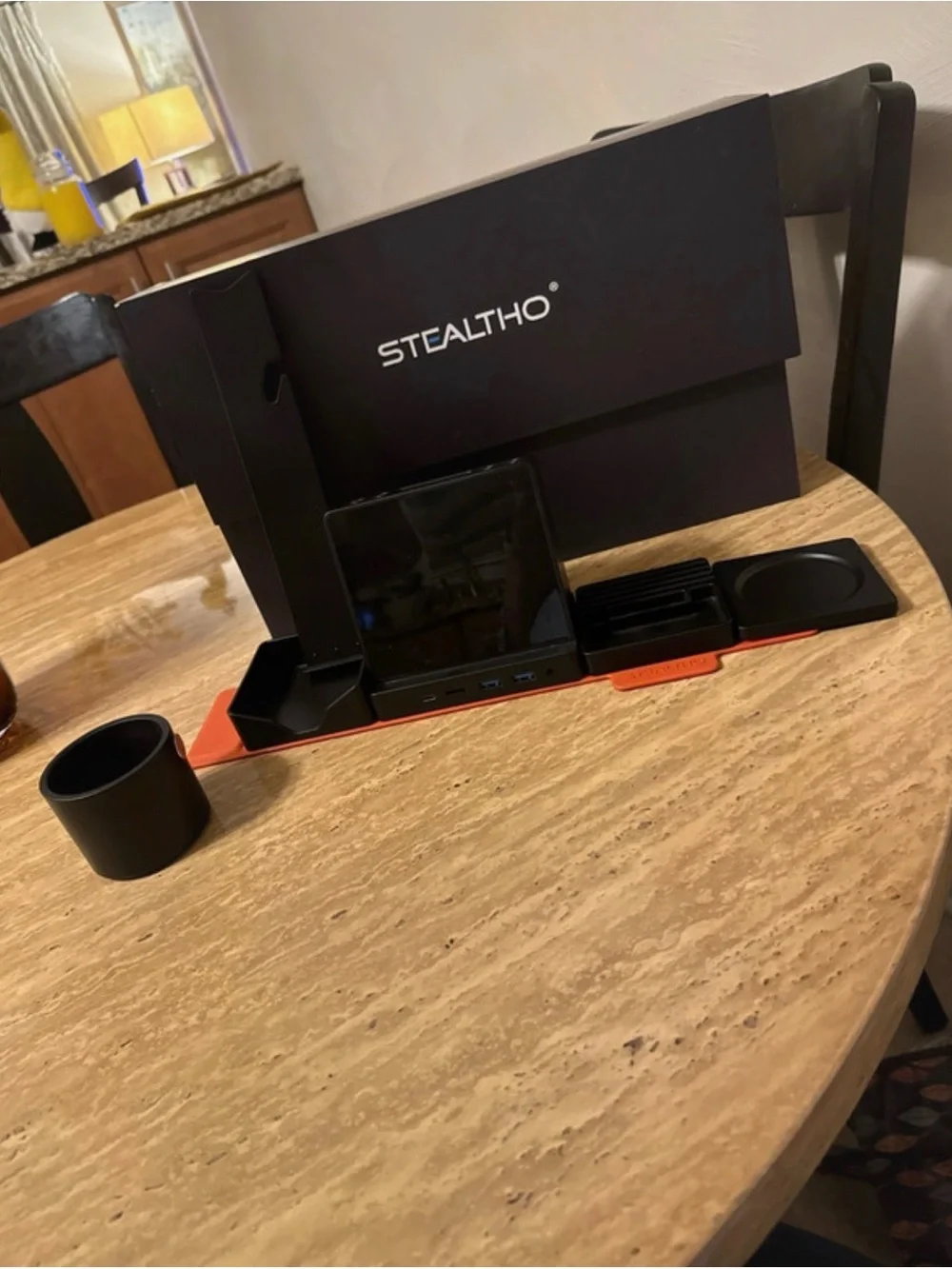 Stealtho black organizer